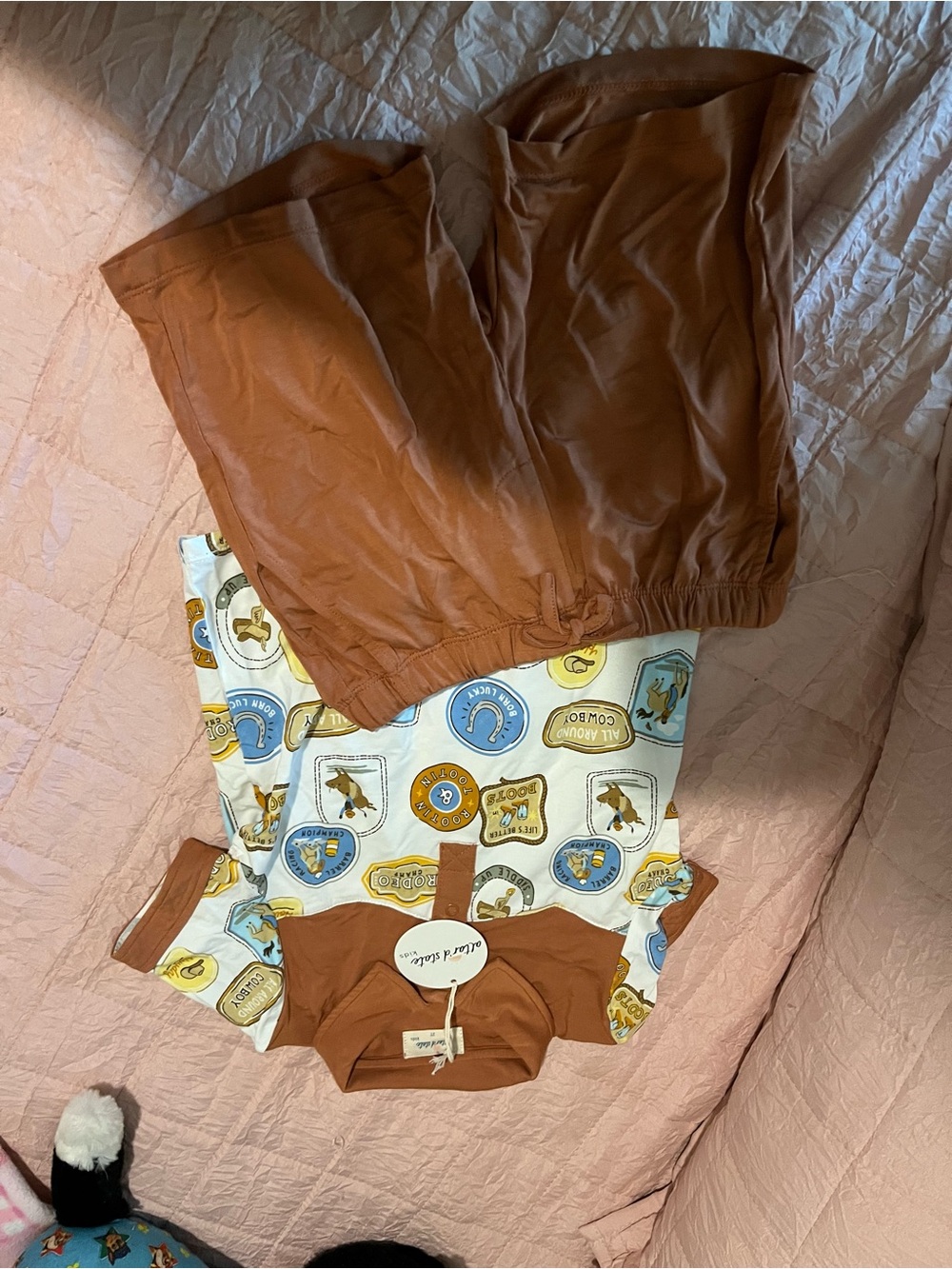 Boys Tallabee rodeo western  Two-Piece Outfit in Rust and Cream Badge Print